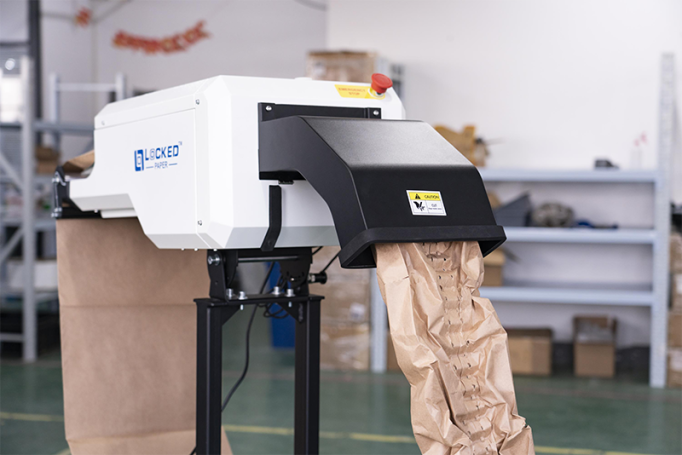 Papierpolstermaschine C2 für breite Polster LP-C2 Papierpolstermaschine für breite Polster zum auspolstern von größeren Paketen. Dieses effiziente Maschine ist einfach zu bedienen